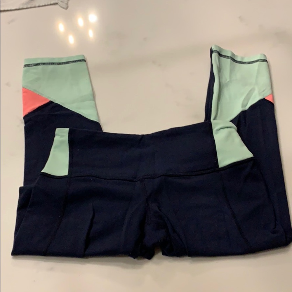 Lululemon - Picture 2 of 3